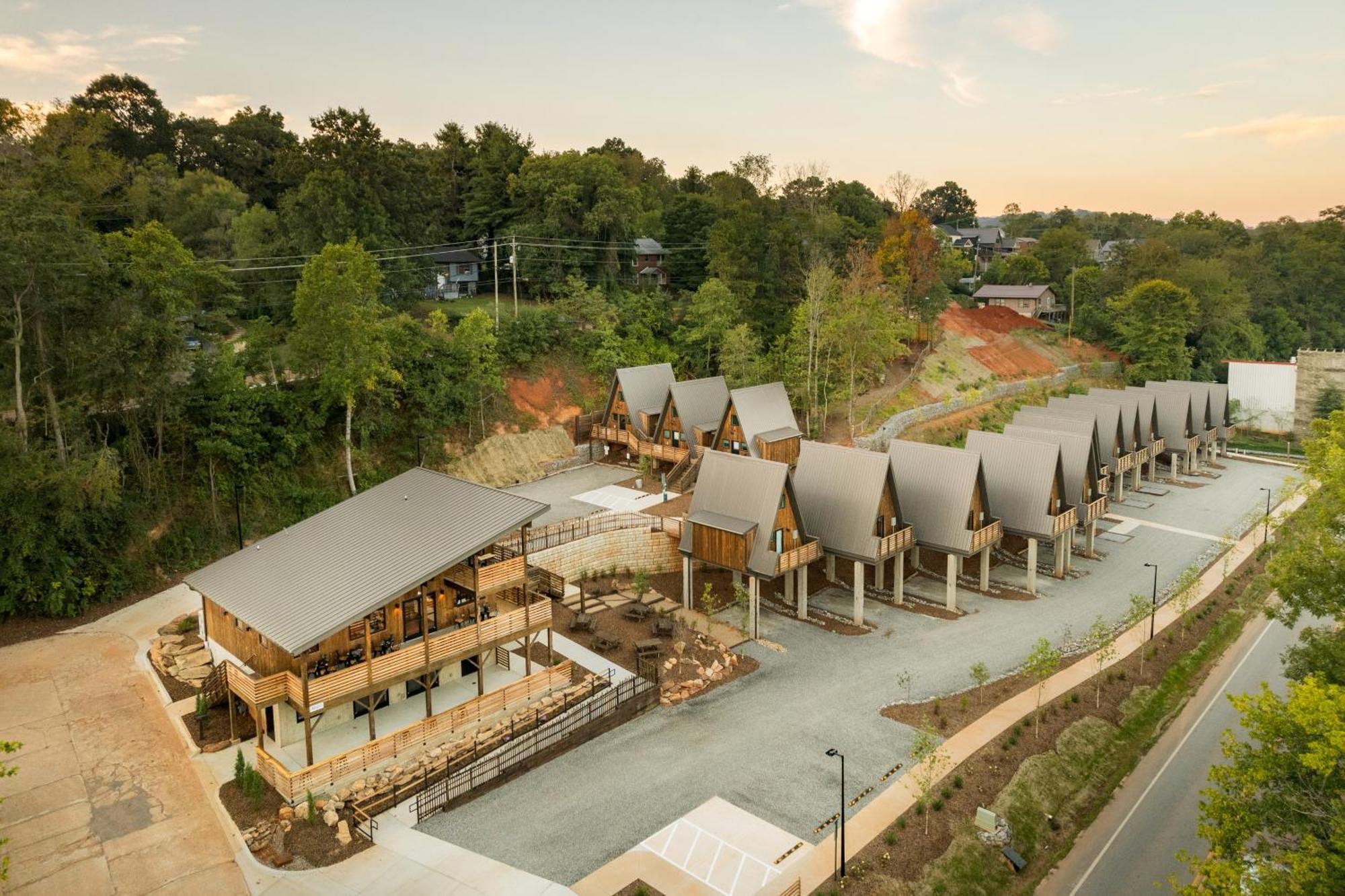 Wrong Way River Lodge & Cabins Эшвилл Экстерьер фото